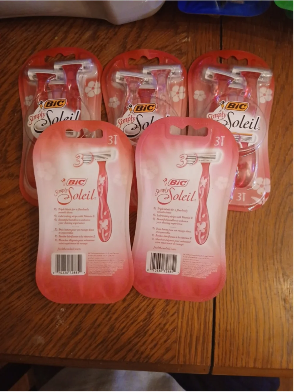BIC Simply Soleil Disposable Razors 3 Blades. 5 Packs. 15 Razors Total. New.